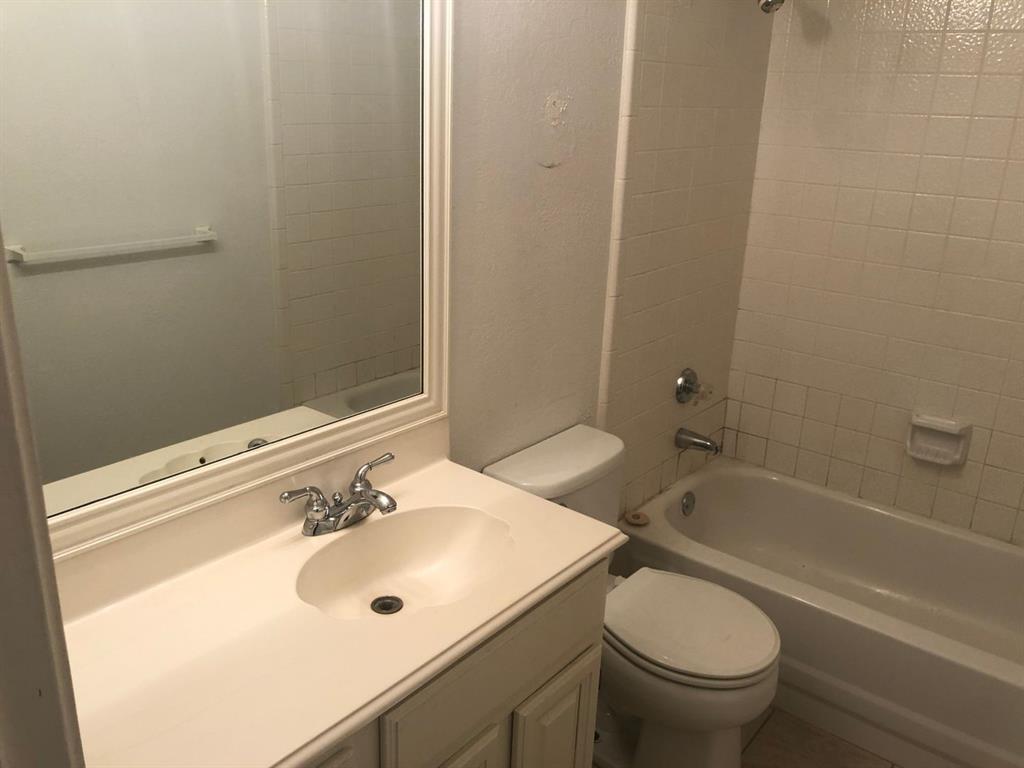 Villages Of Valley Creek 05 - Residential Lease