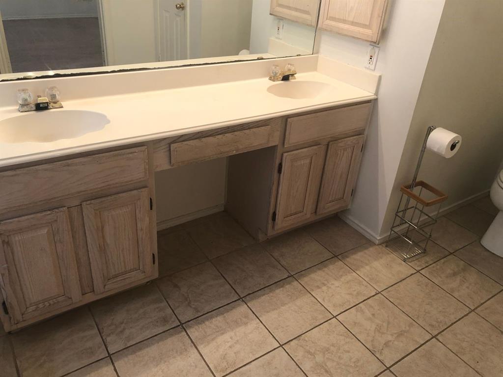 Villages Of Valley Creek 05 - Residential Lease