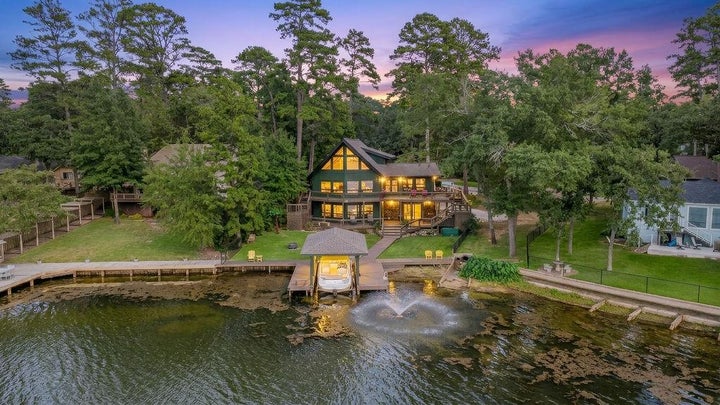 Photo 1 of 40 — 334 Hideaway Lane Central, Hideaway, TX 75771