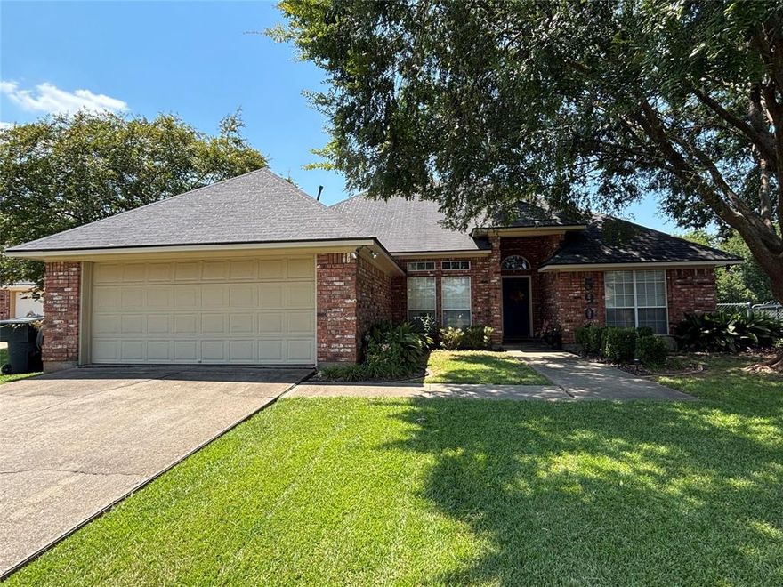 AVAILABLE NOW. Welcome to this charming 3-bedroom, 2-bathroom home located in the vibrant Bossier City, LA. This home boasts a formal living room with a cozy fireplace, perfect for those chilly evenings. The separate dining room is ideal for hosting dinner parties, while the eat-in kitchen, complete with a breakfast bar and built-in cabinets, offers a more casual dining option. New carpet. The kitchen also features a handy pantry for extra storage. The home is equipped with central air and heat for your comfort. The master suite includes a walk-in closet, a stand-up shower, a garden tub, and double vanity sinks for your convenience. The additional bedrooms also feature a tub-shower combo. The property includes a 2-car garage and is situated on a cul-de-sac, providing a sense of privacy. Wired for security system. The fully fenced backyard is perfect for outdoor activities. This home truly has it all! Waived Application fee for active-duty military. Pets subject to approval with $300 nonrefundable fee up front, and $200 each additional pet. NO AGGRESSIVE BREEDS. Tenant must carry renters insurance. Tenant is responsible for any minor maintenance needed on property. Tenant is responsible for all utilities. NO SMOKING ALLOWED. Tenant must abide by all city ordinances and community restrictions if applicable.