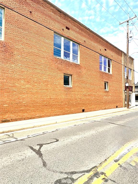 102 Quitman Street