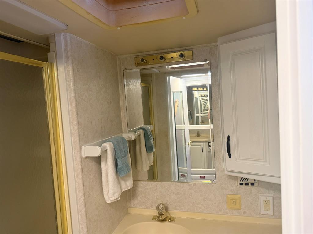 Clear Lakes, Zone 2 - Land