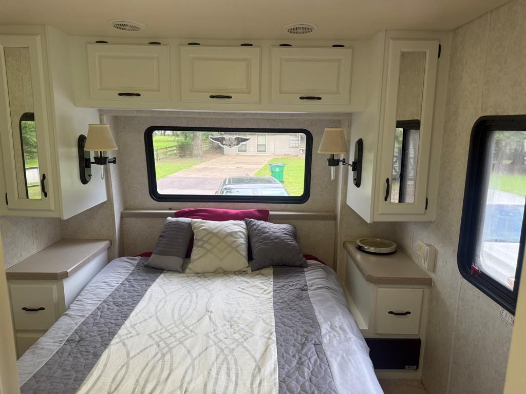 Clear Lakes, Zone 2 - Land