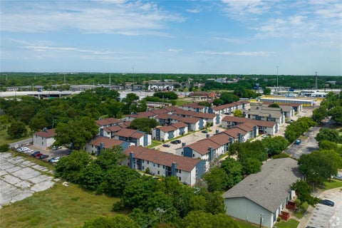 Photo of 3700 S Tyler Street #0408, Dallas, TX 75224 (MLS # 21385309)