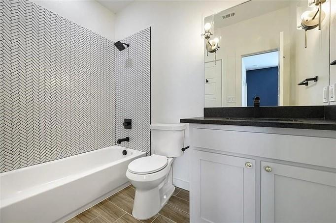 Apartment - Residential Lease