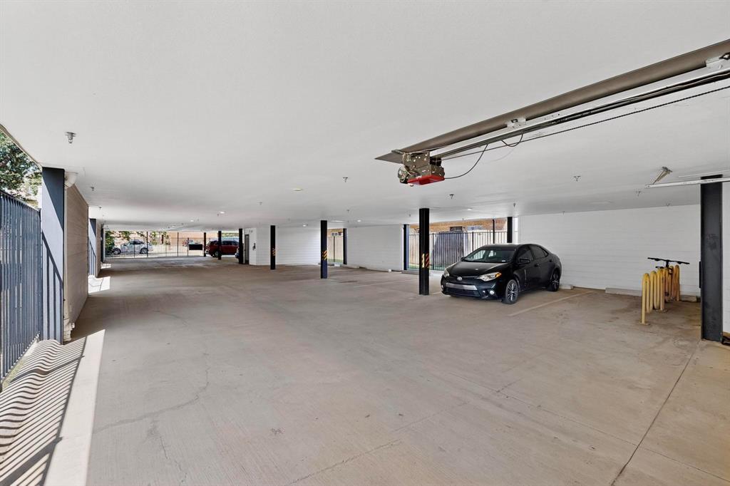 Apartment - Residential Lease