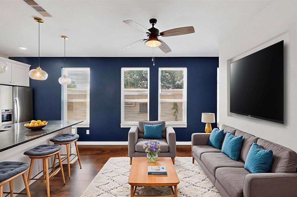 Apartment - Residential Lease