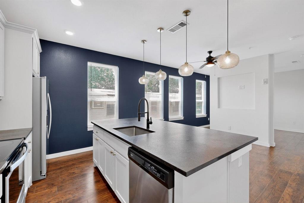 Apartment - Residential Lease