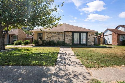 621 Stonehenge Drive Grand Prairie TX 75052