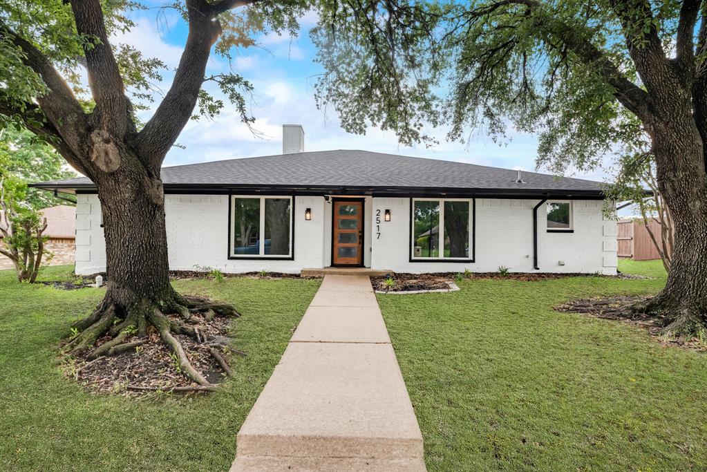 2517 Country Club Parkway