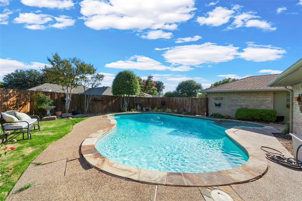 1116 Windsong Trail