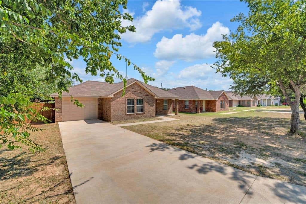 Photo of 808 SW 24th Street, Mineral Wells, TX 76067 (MLS # 21350786)