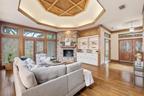 5014 Village Court Dallas TX 75248