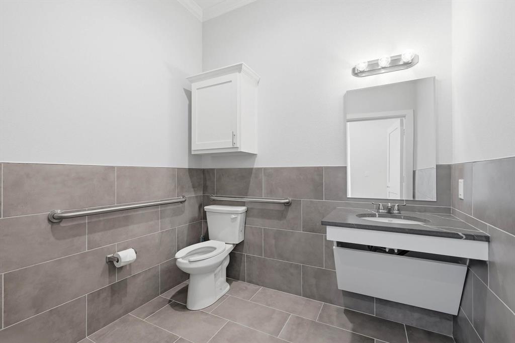 Monarch Crossing - Commercial Sale