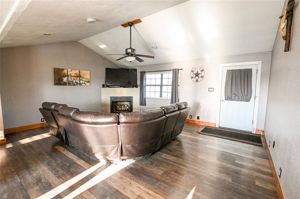 9261 Texas Highway 19 N