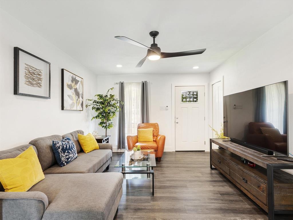 936 Elmwood Drive