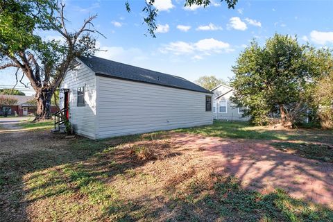 A home in Corsicana