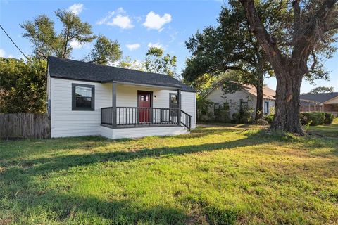 A home in Corsicana