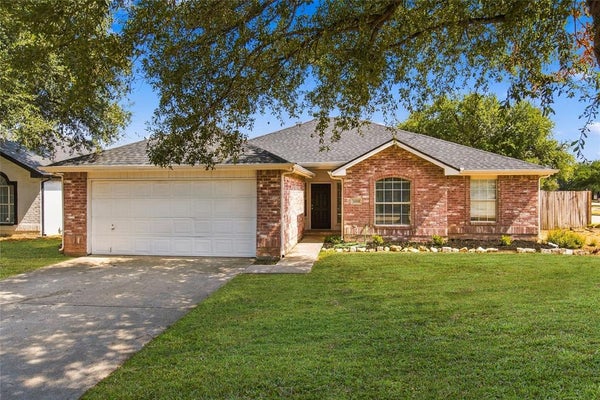 1024 HIAWATHA CT, SAGINAW, TX 76131 - Image d0d5bd96be3553e426489945e37d370d/73041289