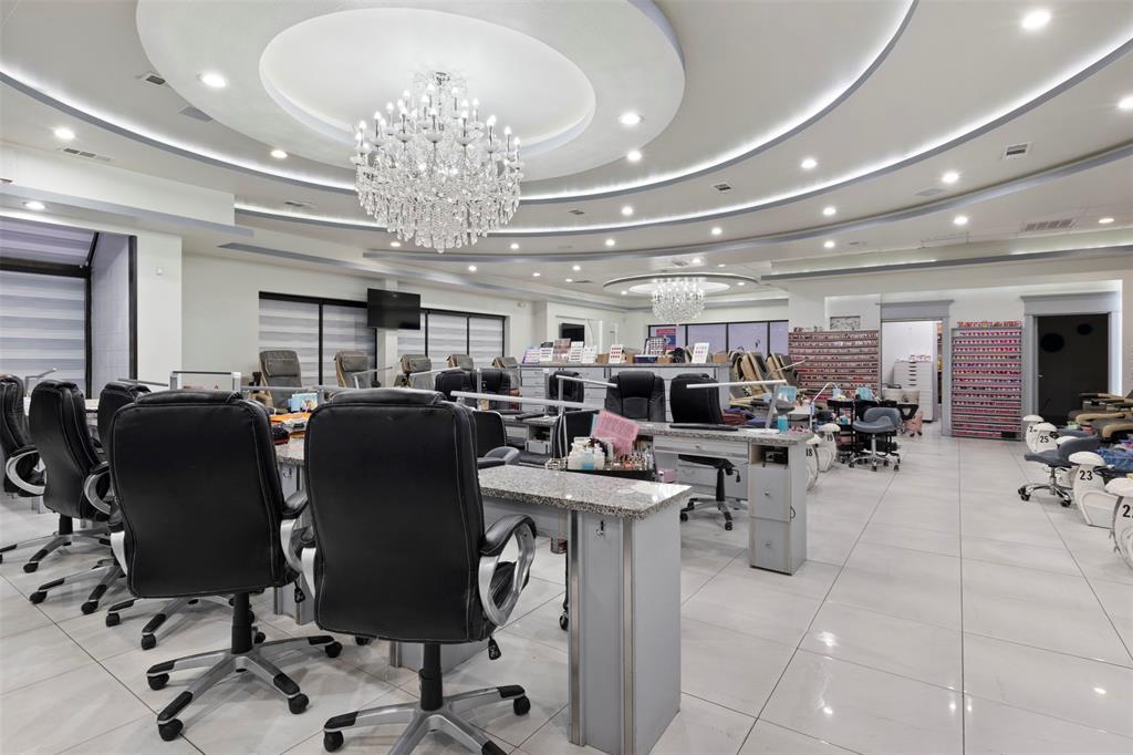 220 S Cedar Ridge Drive