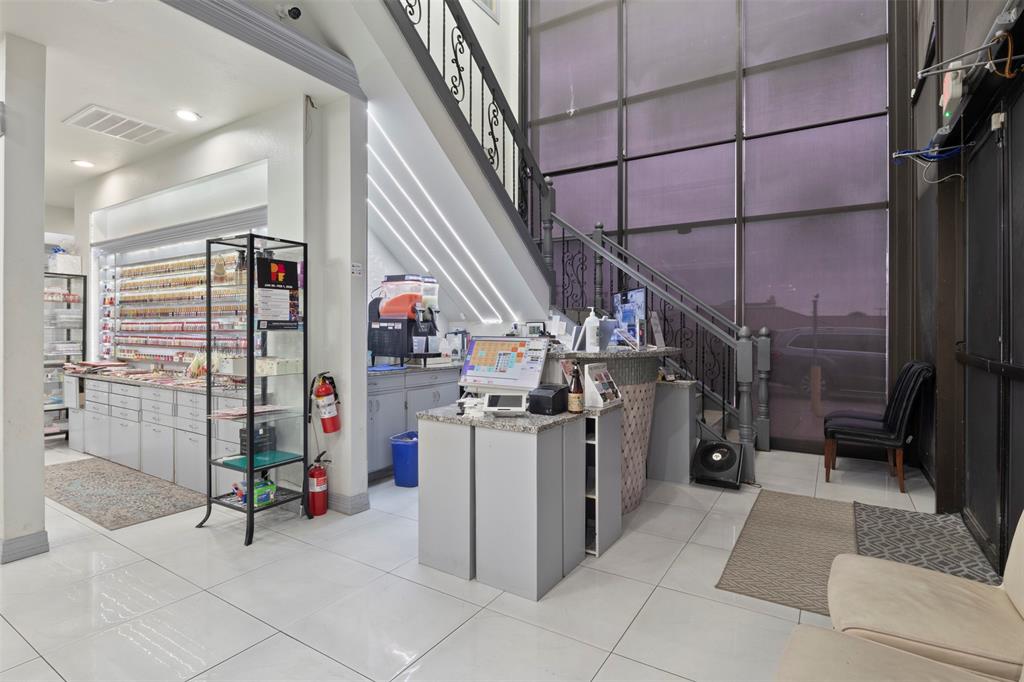 220 S Cedar Ridge Drive