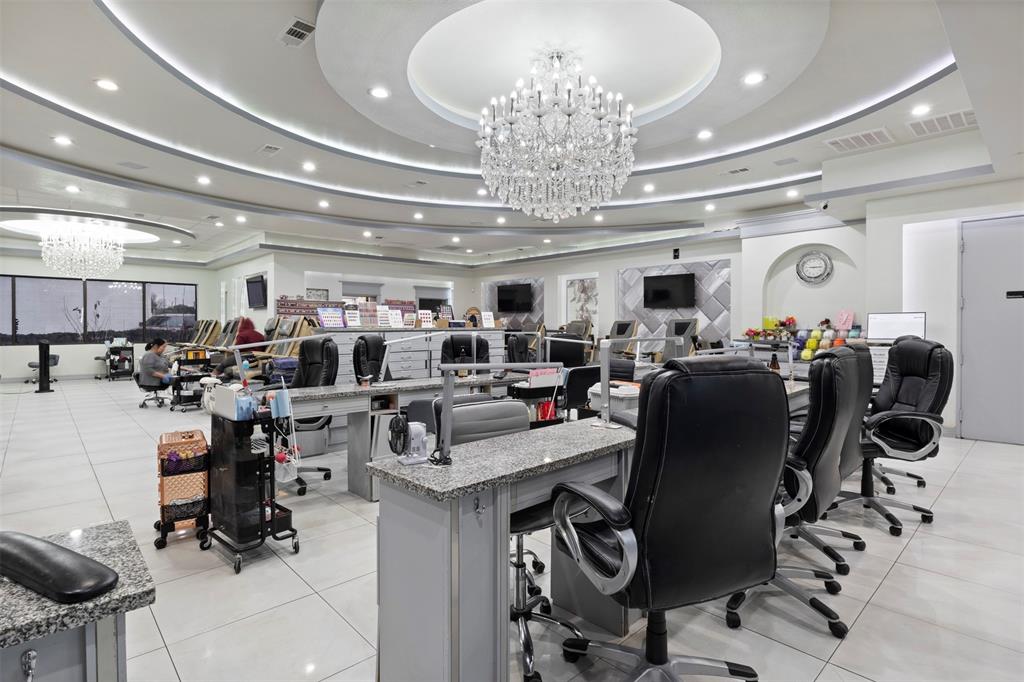 220 S Cedar Ridge Drive