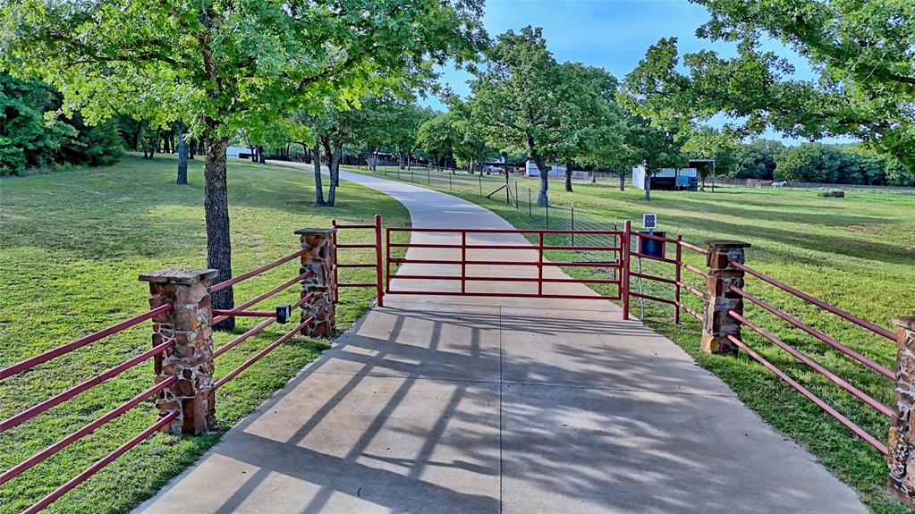 4509 Lazy E Road