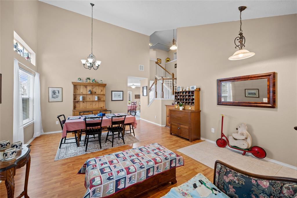 6124 Hillside Lane