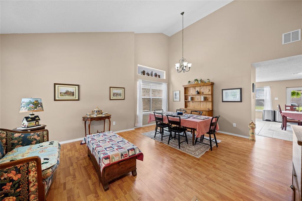 6124 Hillside Lane