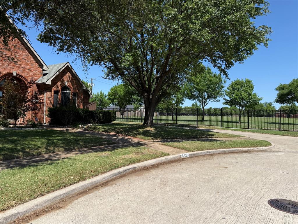 5425 Wood Creek Lane
