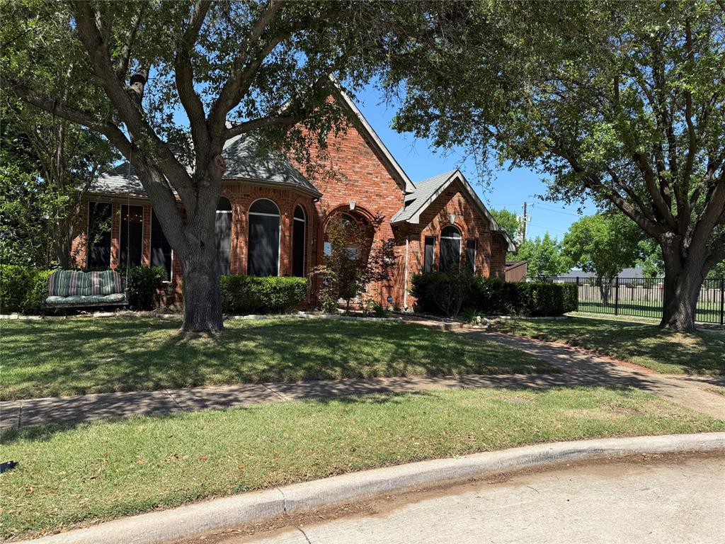 5425 Wood Creek Lane