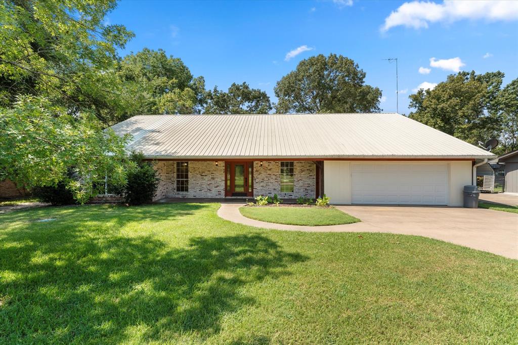 660 Private Road 5881