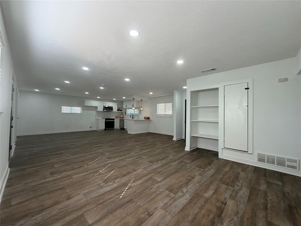 1424 E Parker Road