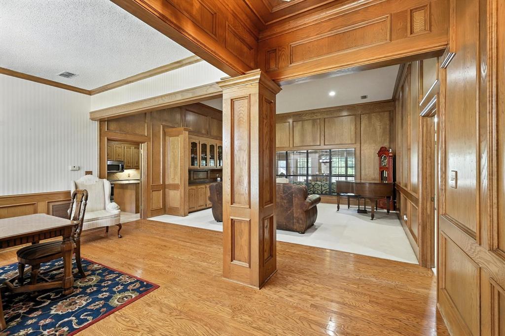 2202 Lakeforest Drive