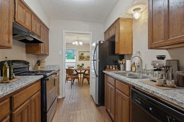 1118 BRADY DR, IRVING, TX 75061 - Image d0f226e4df13818e72f6f9c72e0181ca/138321999
