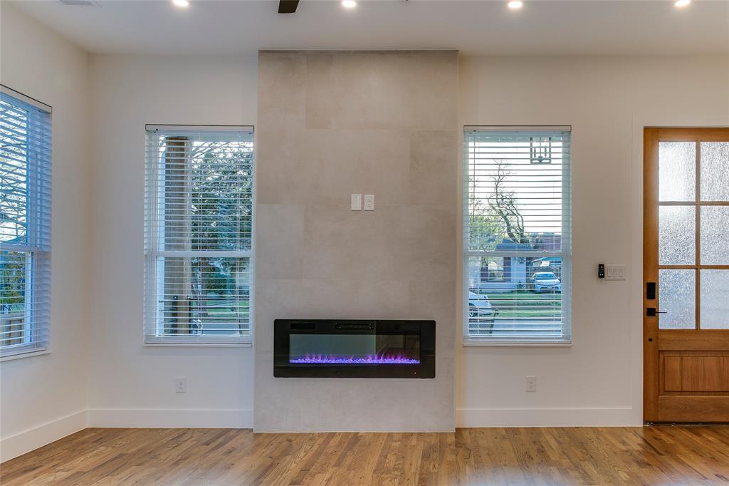 910 Hollywood Avenue