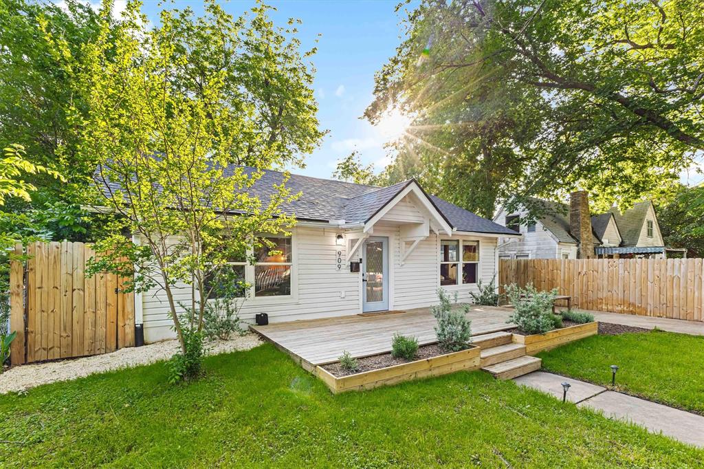909 N 30th Street