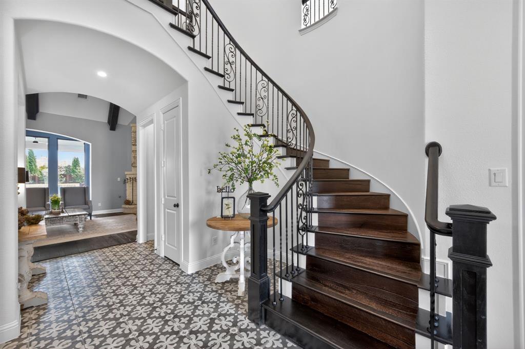 3930 Harrisburg Lane