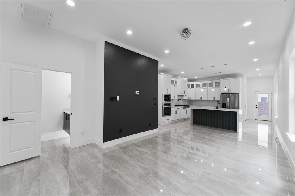 Meadowmere 03 - Residential