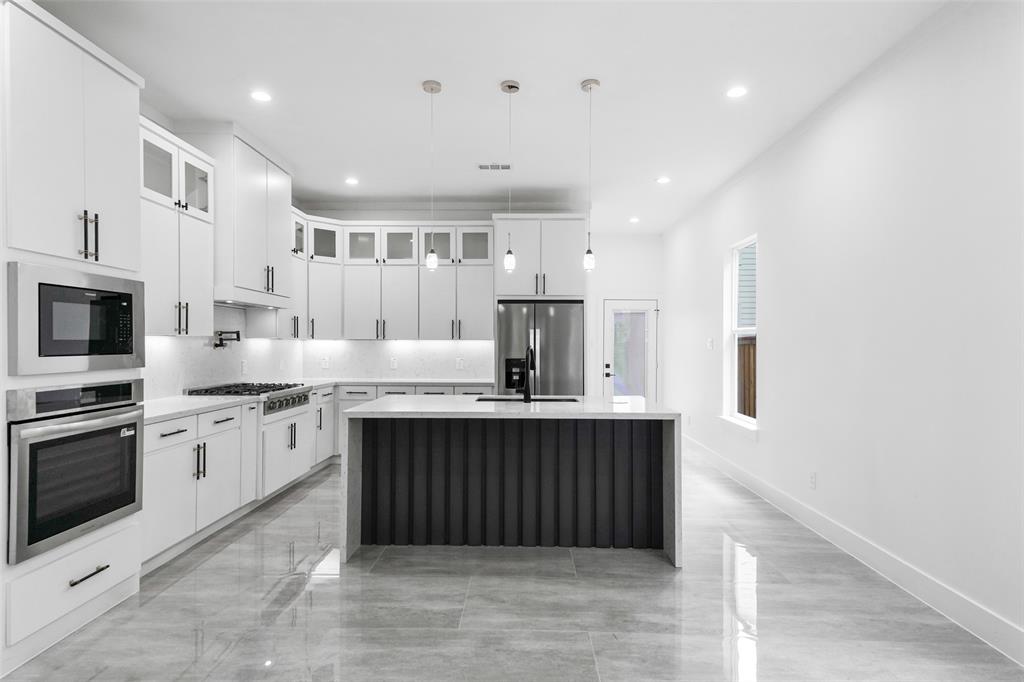Meadowmere 03 - Residential