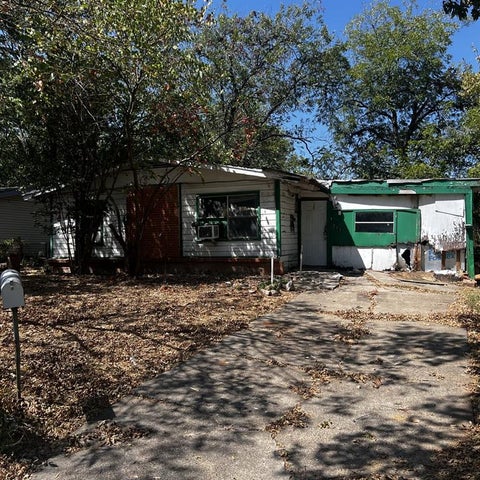 Photo of 211 Hamden Lane, Mesquite, TX 75149 (MLS # 21385240)