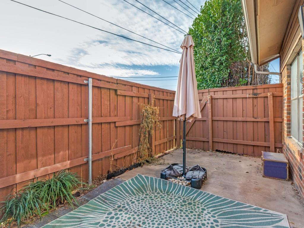 Cedar Creek Twnhms - Residential