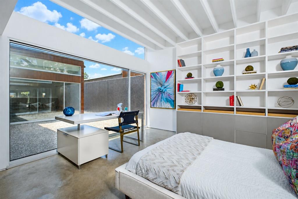 J D Cullums Oak Lawn - Residential