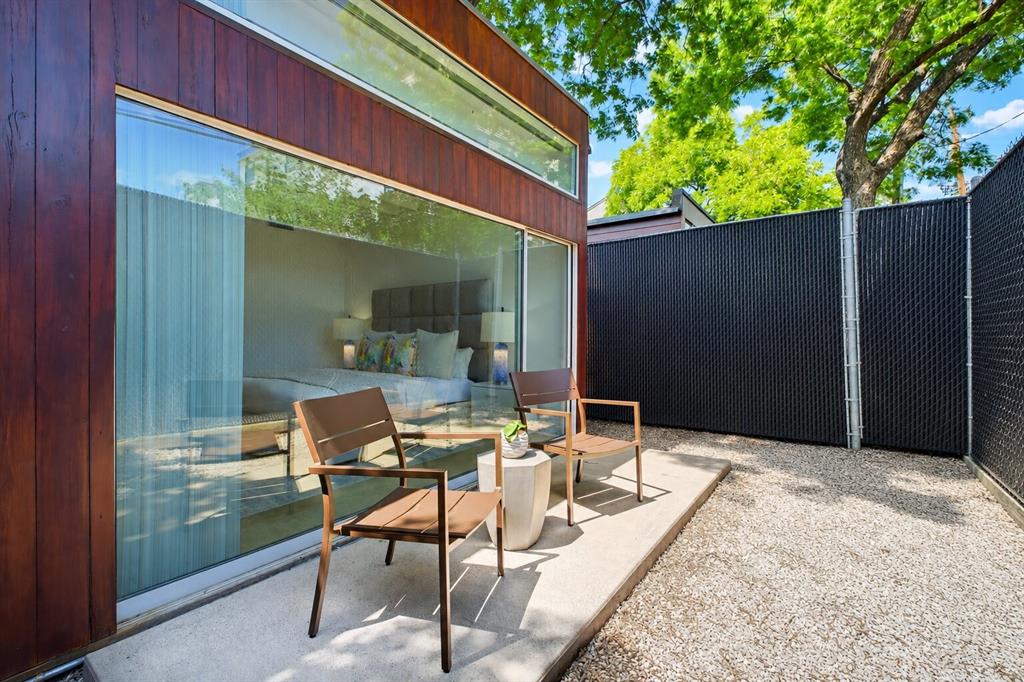J D Cullums Oak Lawn - Residential