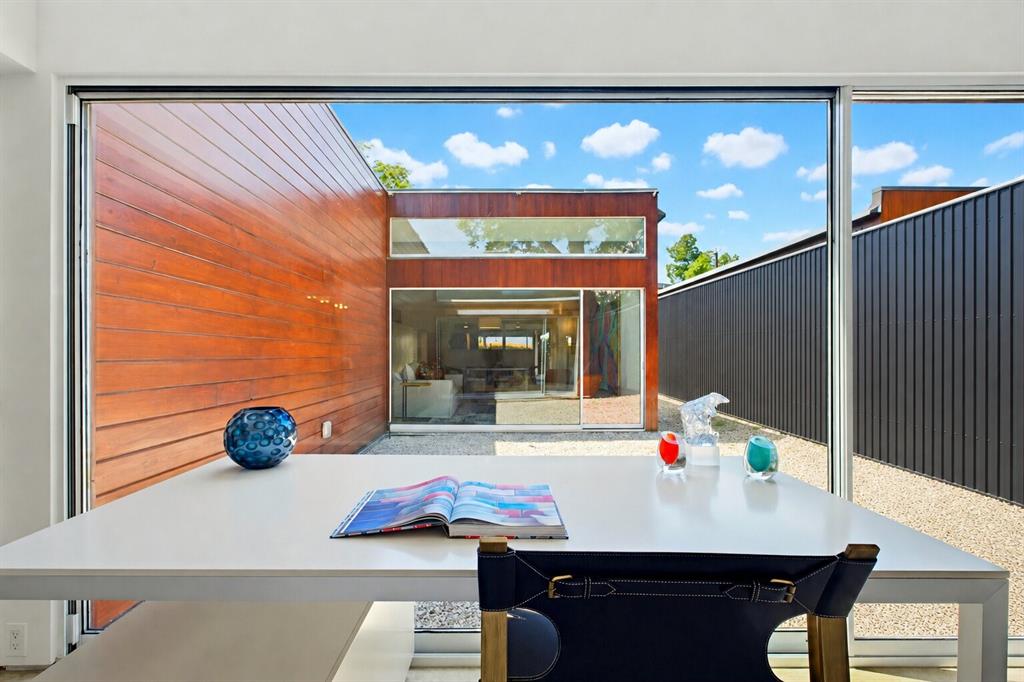 J D Cullums Oak Lawn - Residential