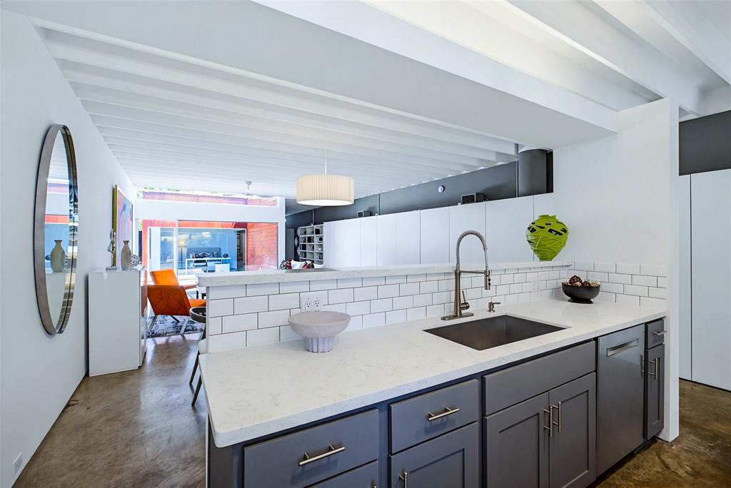 J D Cullums Oak Lawn - Residential