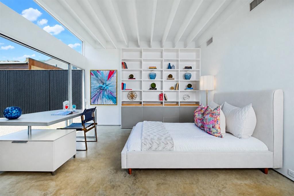 J D Cullums Oak Lawn - Residential
