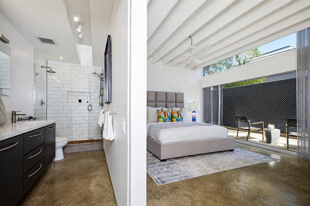 J D Cullums Oak Lawn - Residential