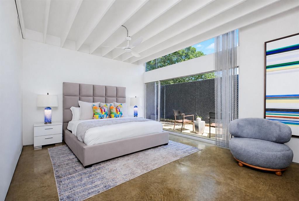 J D Cullums Oak Lawn - Residential