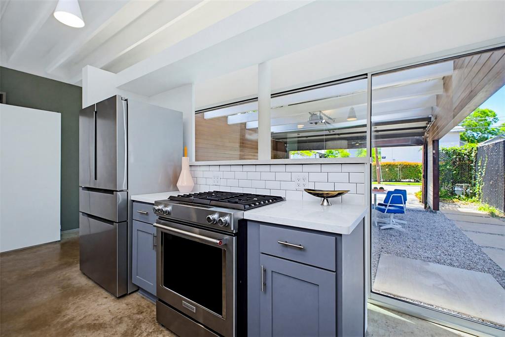 J D Cullums Oak Lawn - Residential